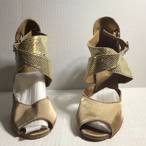 Burju Perez,Elegant Gold Peep-Toe Heels, 3”.5-4”) with Straps